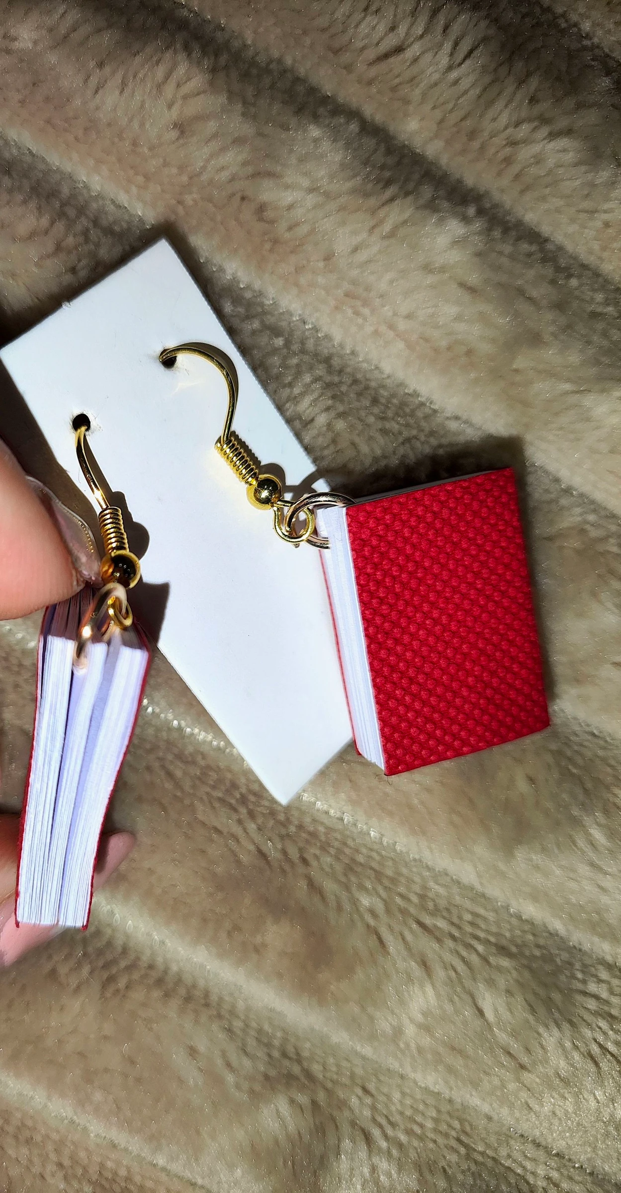 Pendientes libro rojo miniatura 📕 | Nuevos |  ligeros regalo – photo 4